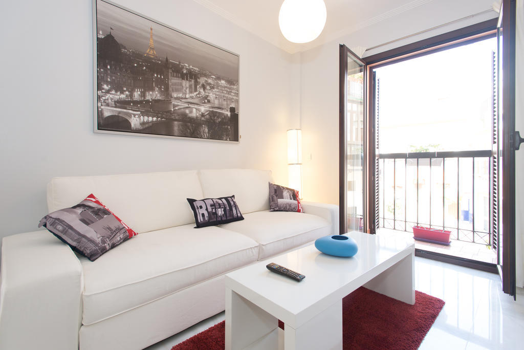 The Zentral Suites & Apartments Seville Exterior photo