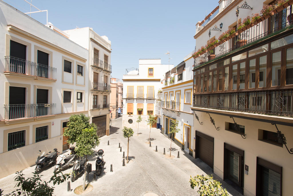 The Zentral Suites & Apartments Seville Exterior photo